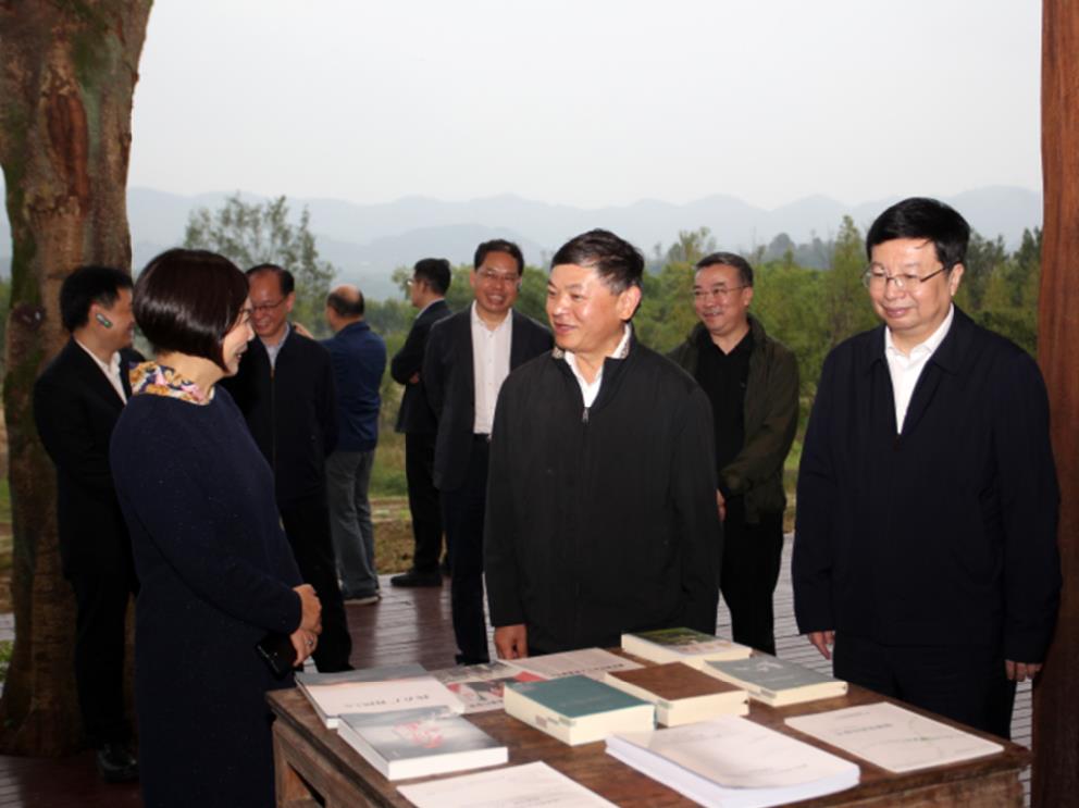 生態(tài)環(huán)境部部長黃潤秋赴湘黔渝調(diào)研錳污染治理工作