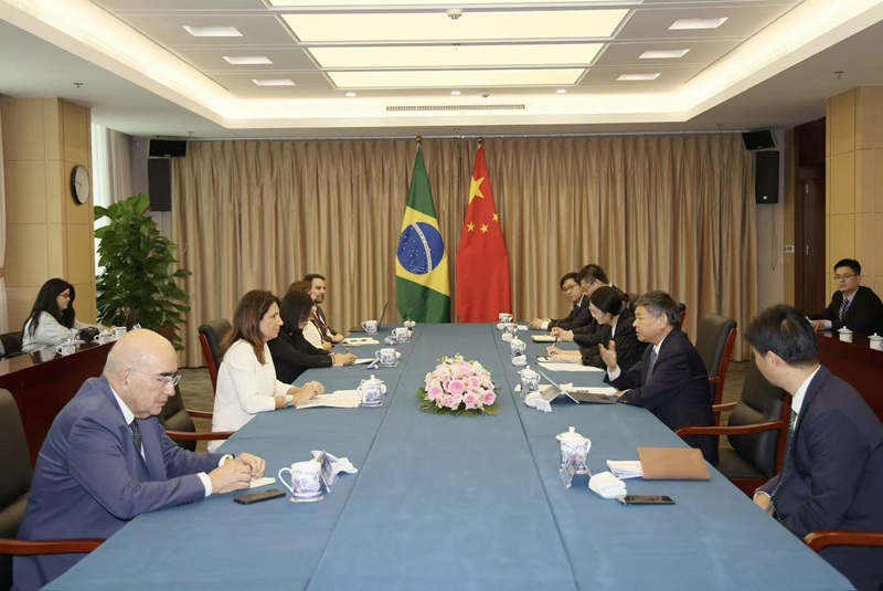 生態(tài)環(huán)境部部長(zhǎng)黃潤(rùn)秋會(huì)見聯(lián)合國(guó)氣候變化貝倫大會(huì)執(zhí)行主任安娜·托尼