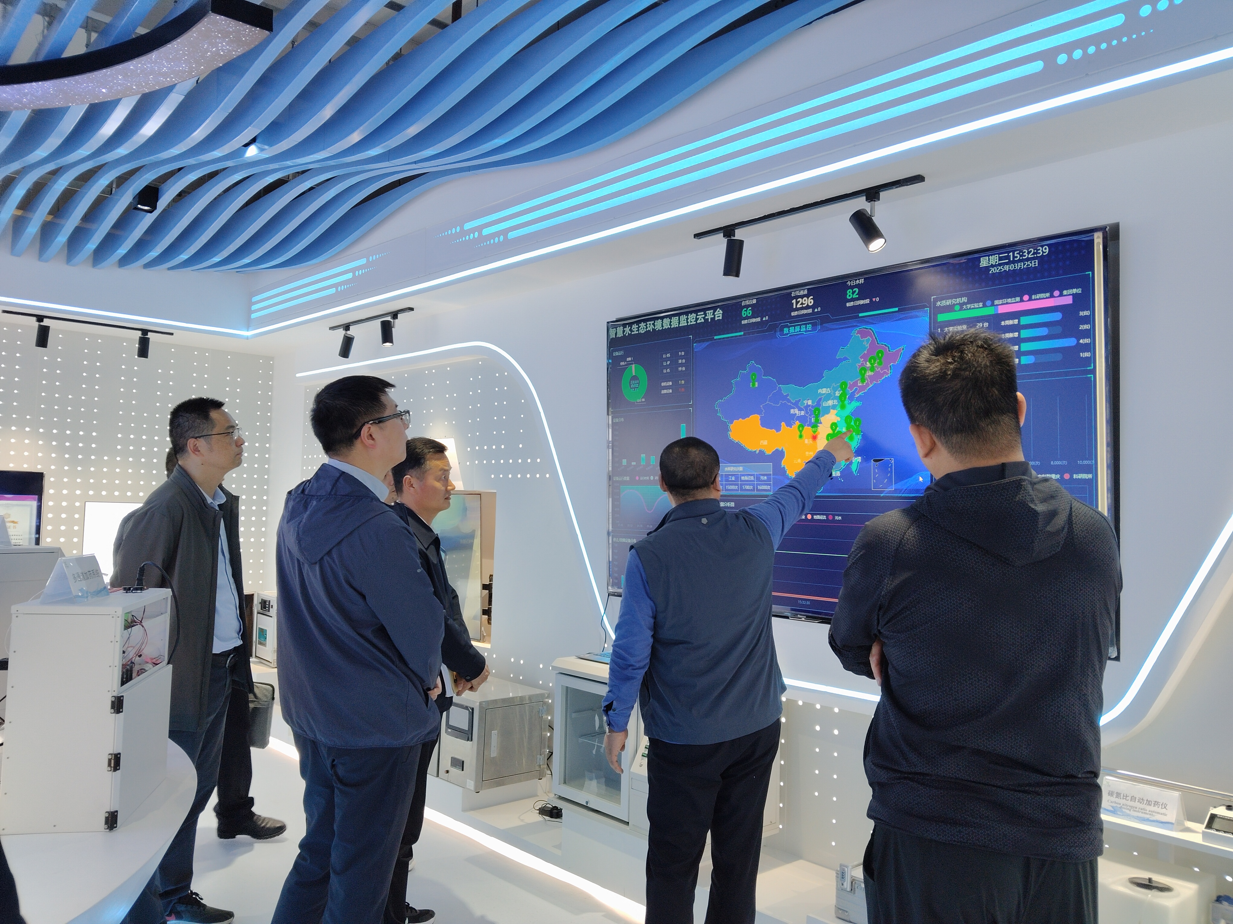 江蘇省連云港徐玗新區(qū)管委會副主任參觀我司展廳